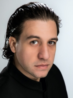 Alberto Bade conducting